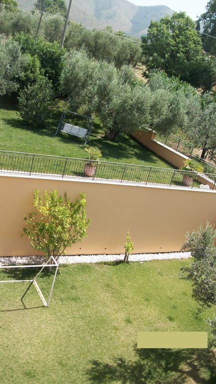 Il Giardino Degli Ulivi Bed & Breakfast Canneto  Exterior photo