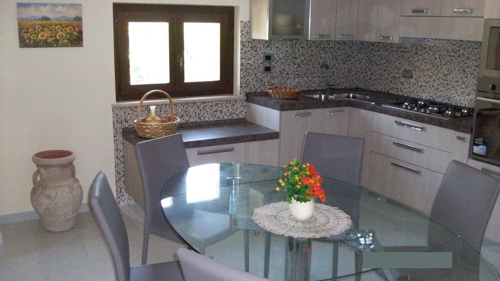 Il Giardino Degli Ulivi Bed & Breakfast Canneto  Exterior photo