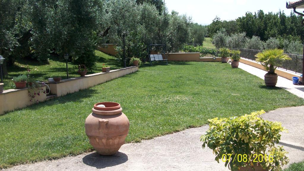 Il Giardino Degli Ulivi Bed & Breakfast Canneto  Exterior photo
